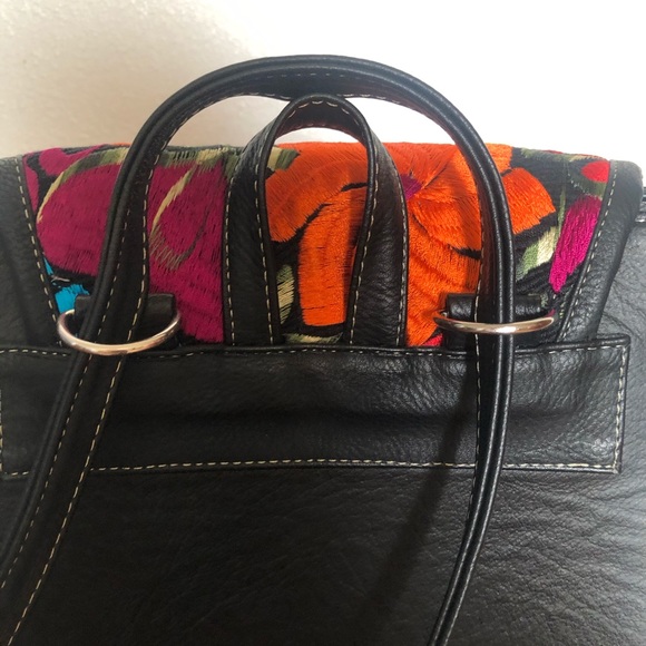 ⭐️ Sold ⭐️ Hand Embroidered backpack - Picture 6 of 10